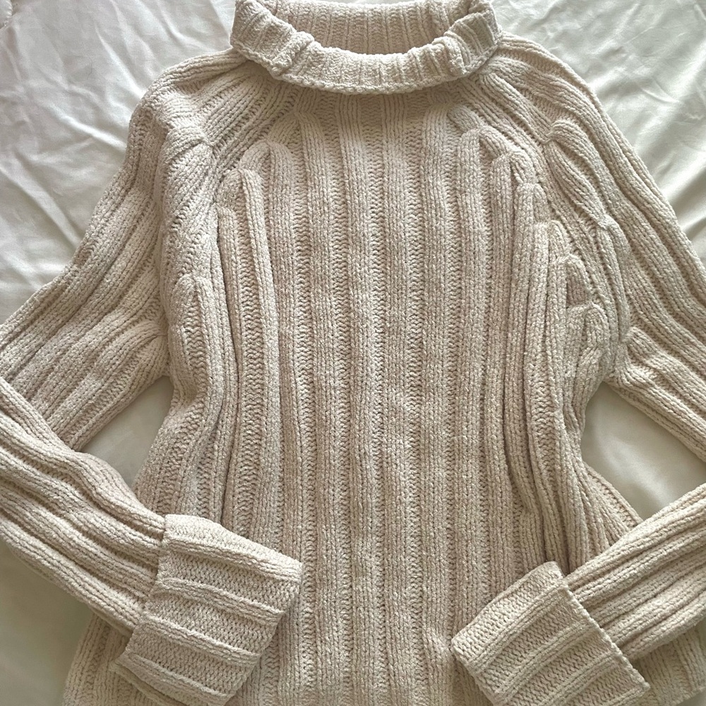 American Eagle Outfitters Cream Cable Knit Sweater